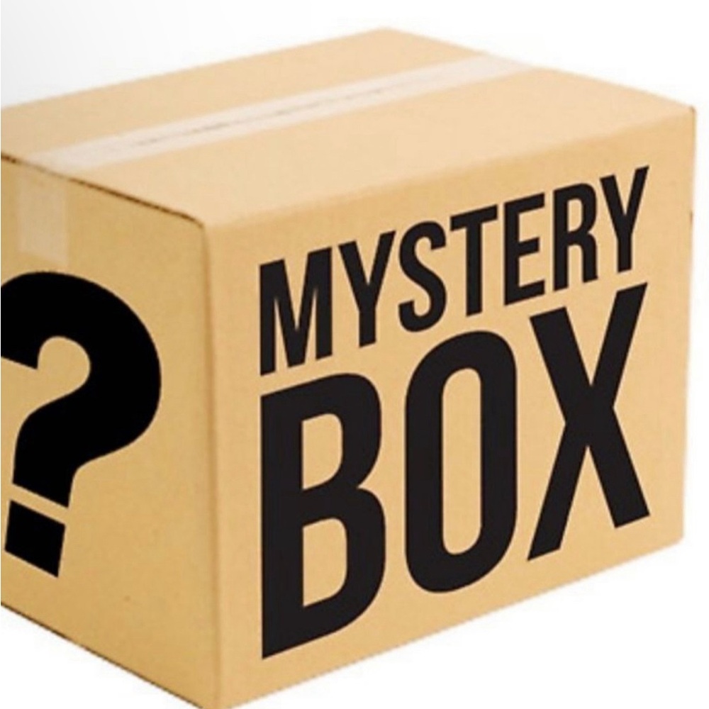 Mystery Box of Girls clothes 5/6T 5bls